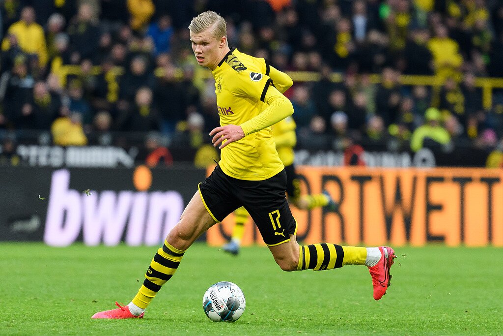 公务还是放松？纳赛尔出现在圣西罗现场观看米兰德比