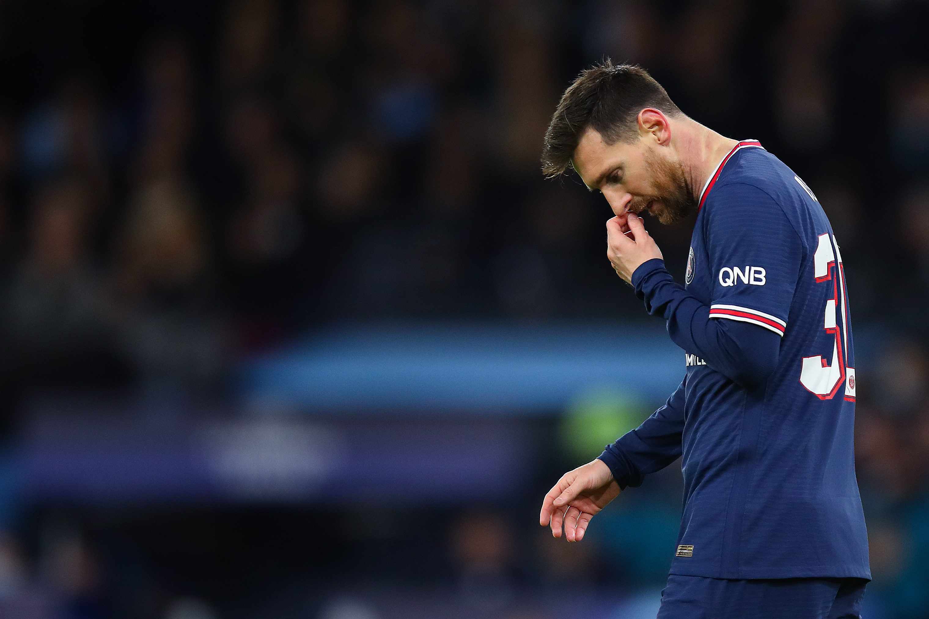 15岁英格兰天才边锋脱颖而出，引得巴萨蠢蠢欲动，未来锋线重要拼图（15岁英格兰妖锋崭露头角，巴萨心动不已，或成未来锋线关键一环）