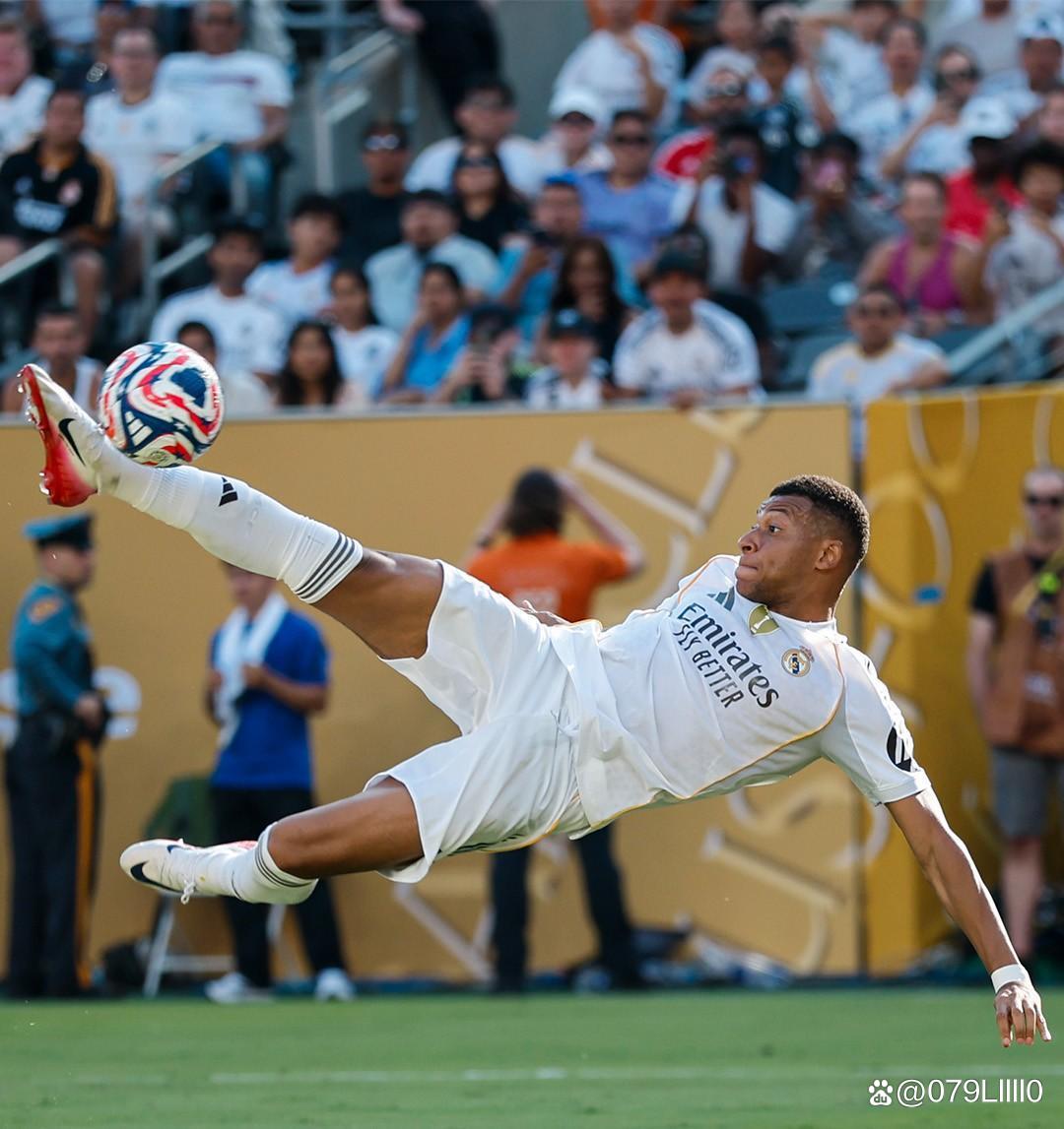 美记：有迹象显示快船将提前清理阵容，看好他们明夏签特雷杨