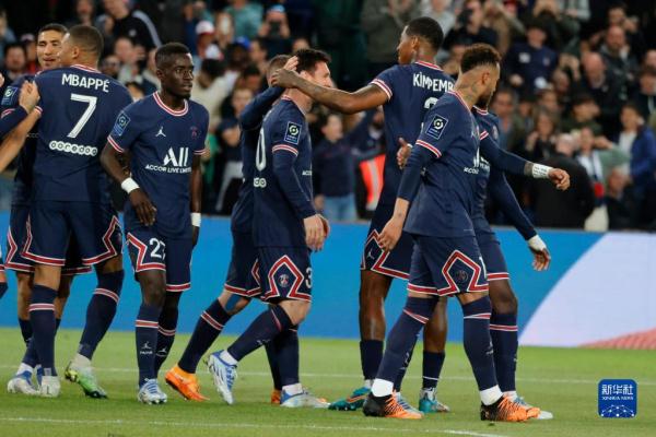 前意甲裁判谈DV9点球被吹：他和防守球员互有拉扯，都不犯规（前意甲裁判谈DV9争议点球：与后卫互相拉扯，均无犯规）