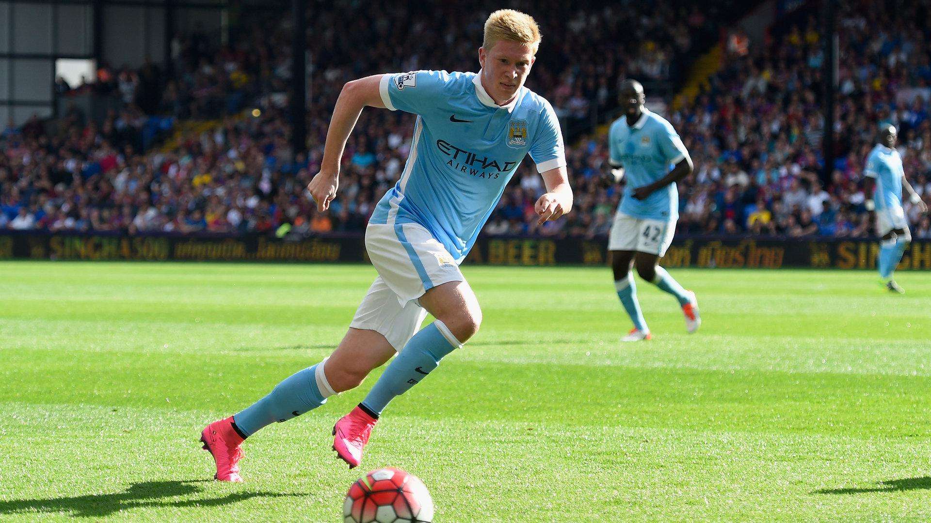 每体：部分法兰克福球迷在诺坎普闹事，向巴萨球迷投掷照明弹