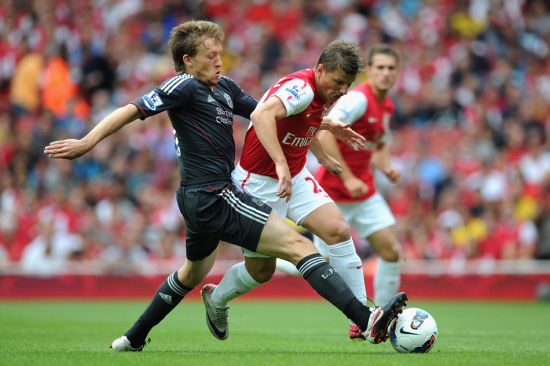 登国际舞台，泰州队“苏超”冠军奖杯亮相中国国际进口博览会