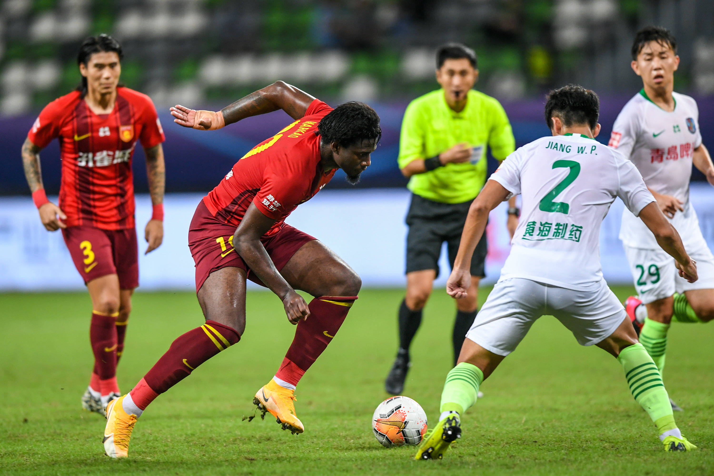 记：森林狼可能会高价抛售兰德尔，咨询过多位明星控卫