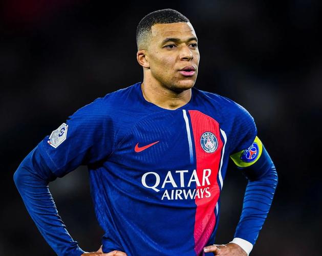 2025／26赛季英超：北伐狂飙！ 切尔西四轮不败暂升第二，恐怖火力剑指冠军（2025／26英超风云：切尔西四轮不败升至次席，火力爆棚冲击冠军）