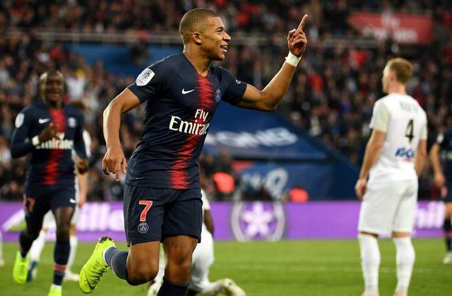 蒂尔潘生涯执法欧冠共判31粒点球，成为欧冠判点最多的主裁（蒂尔潘欧冠执法累计判罚31个点球，成欧冠判点最多主裁）